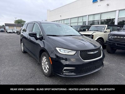 2024 Chrysler Pacifica Touring L STOW N GO SEATING