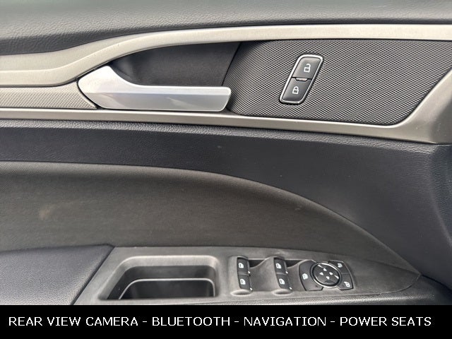 2019 Ford Fusion Hybrid SE 42 MPG