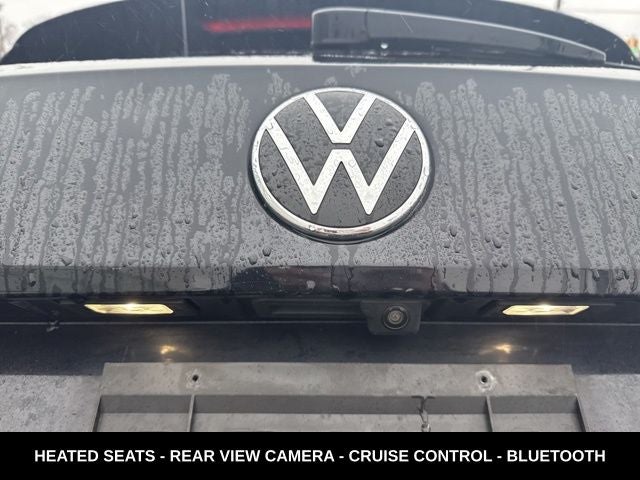 2024 Volkswagen Taos 1.5T SE ONE OWNER