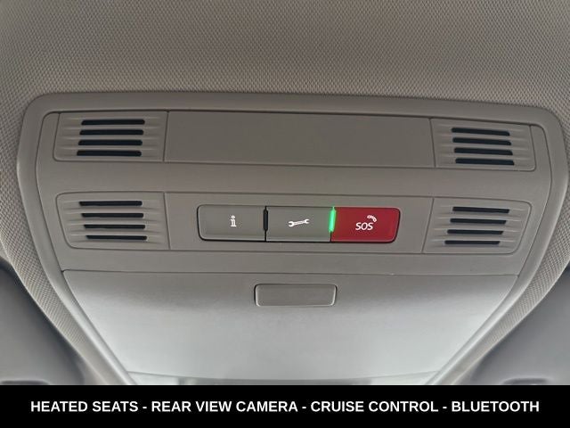 2024 Volkswagen Taos 1.5T SE ONE OWNER