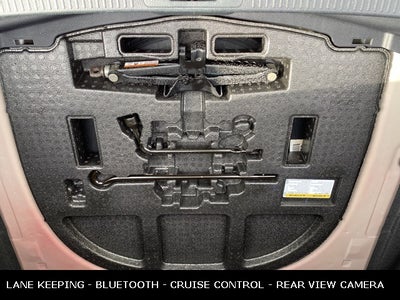 2020 Toyota Camry SE 39 MPG