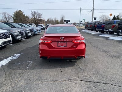 2020 Toyota Camry SE 39 MPG