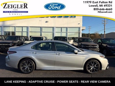 2022 Toyota Camry SE LOW MILEAGE LOCAL TRADE