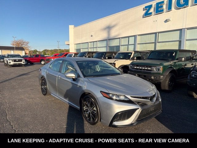 2022 Toyota Camry SE LOW MILEAGE LOCAL TRADE