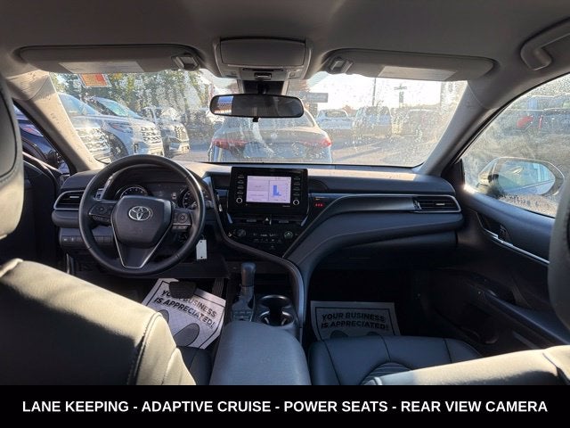2022 Toyota Camry SE LOW MILEAGE LOCAL TRADE
