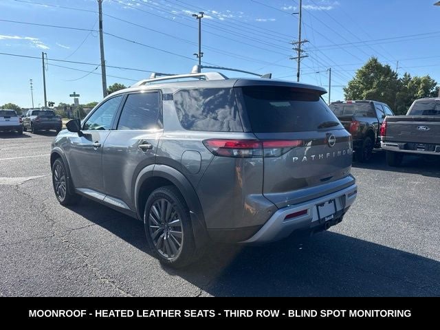 2023 Nissan Pathfinder SL 4WD