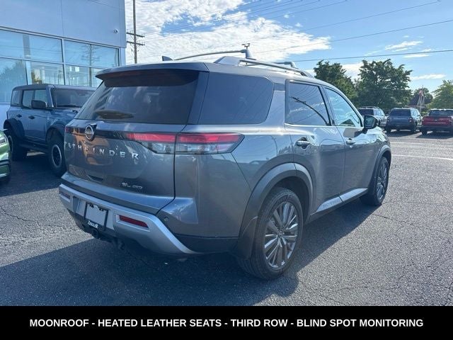 2023 Nissan Pathfinder SL 4WD