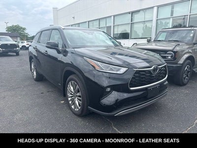 2026 Toyota Highlander Hybrid Platinum LESS THAN 200 MILES HYBRID AWD
