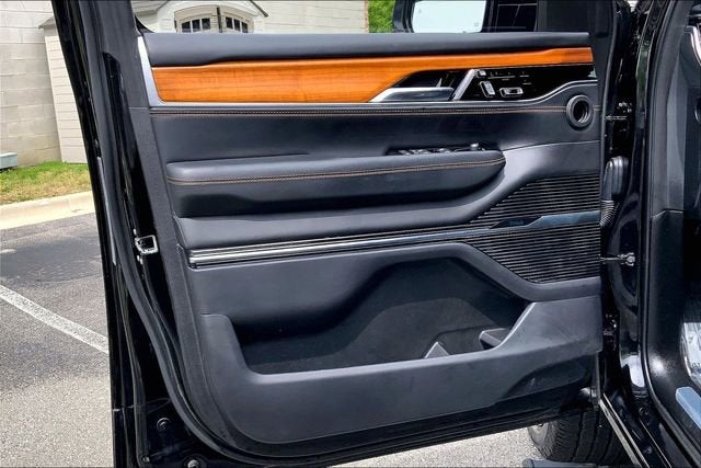 2023 Jeep Grand Wagoneer L Series III