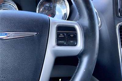 2016 Chrysler Town & Country LX