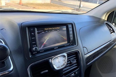 2016 Chrysler Town & Country LX