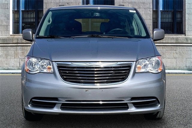 2016 Chrysler Town & Country LX