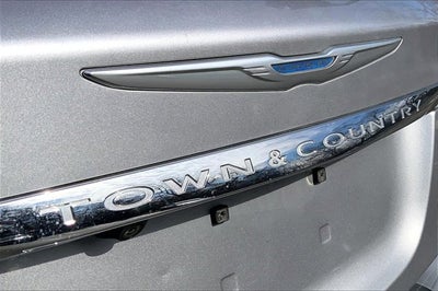 2016 Chrysler Town & Country LX