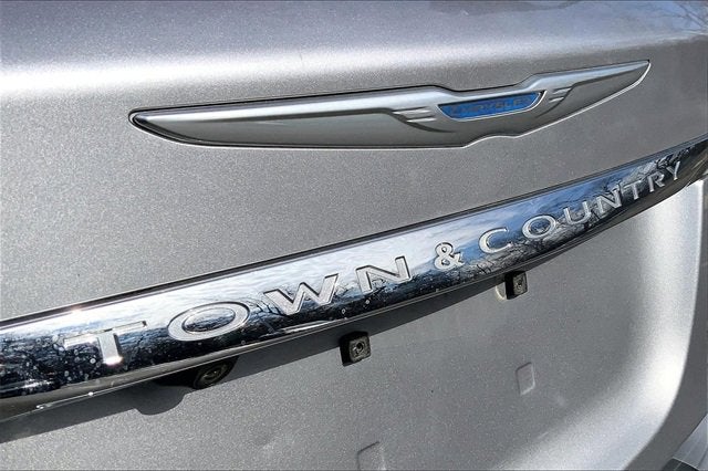 2016 Chrysler Town & Country LX