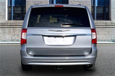 2016 Chrysler Town & Country LX