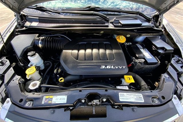 2016 Chrysler Town & Country LX