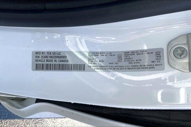 2025 Chrysler Pacifica Select