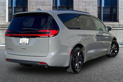 2021 Chrysler Pacifica Touring