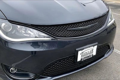 2020 Chrysler Pacifica Limited 35th Anniversary