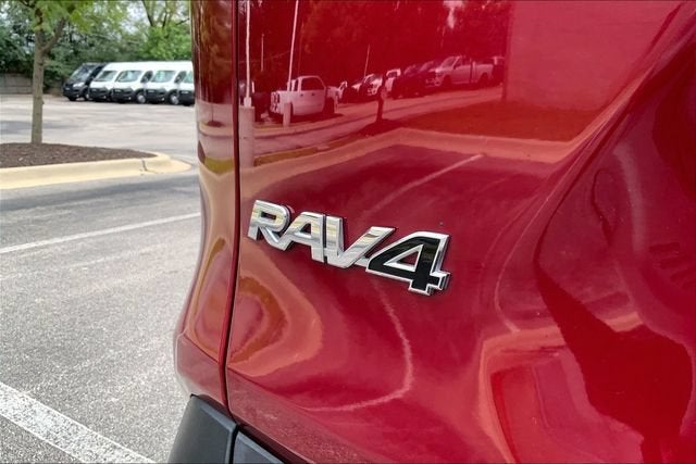2020 Toyota RAV4 LE