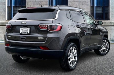 2023 Jeep Compass Latitude Lux