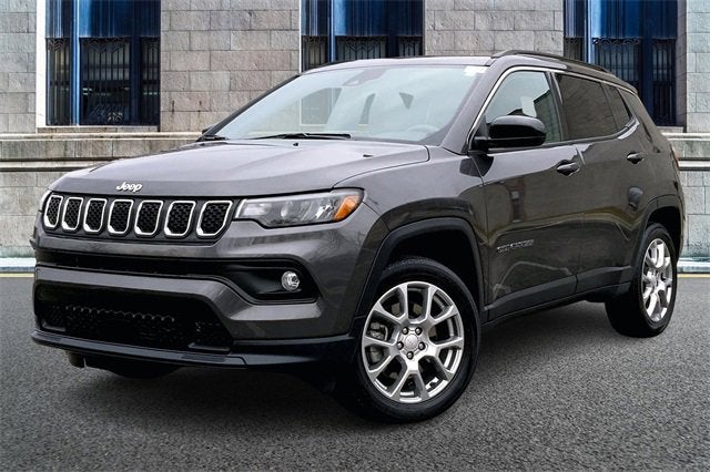 2023 Jeep Compass Latitude Lux
