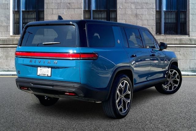 2025 Rivian R1S Adventure