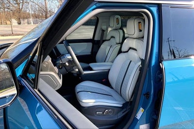 2025 Rivian R1S Adventure