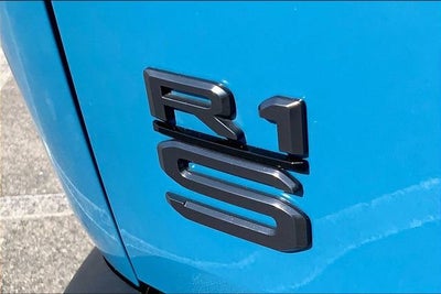 2025 Rivian R1S Adventure