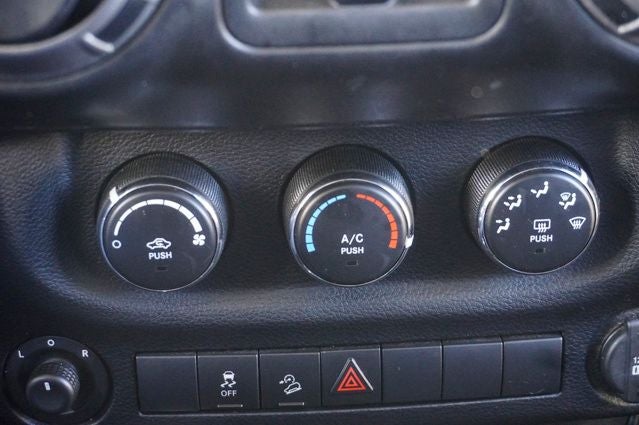 2013 Jeep Wrangler Unlimited Sport Uconnect Voice Command w/Bluetooth