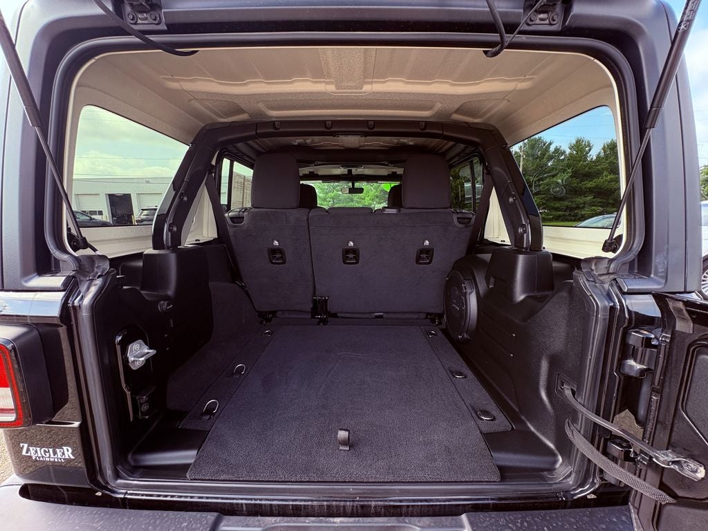 2021 Jeep Wrangler Unlimited Sahara GPS Navigation