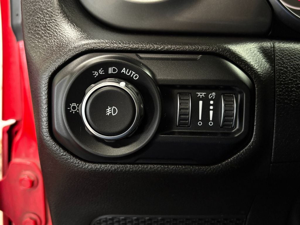 2021 Jeep Wrangler Unlimited Sahara GPS Navigation