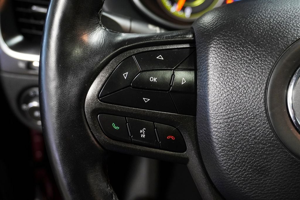 2020 Jeep Cherokee Trailhawk Navigation System & Full Sunroof