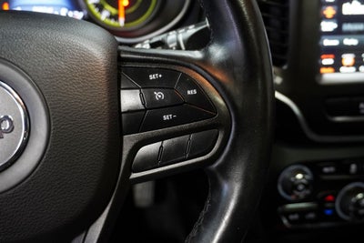 2020 Jeep Cherokee Trailhawk Navigation System & Full Sunroof