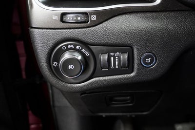 2020 Jeep Cherokee Trailhawk Navigation System & Full Sunroof