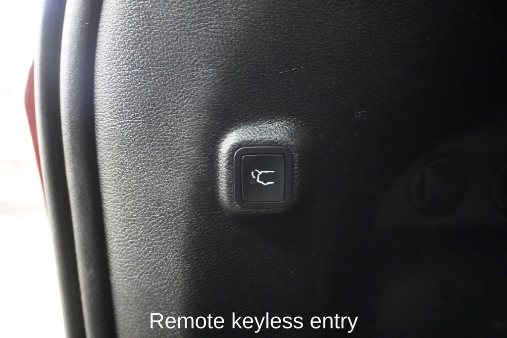 2020 Jeep Cherokee Trailhawk Navigation System & Full Sunroof