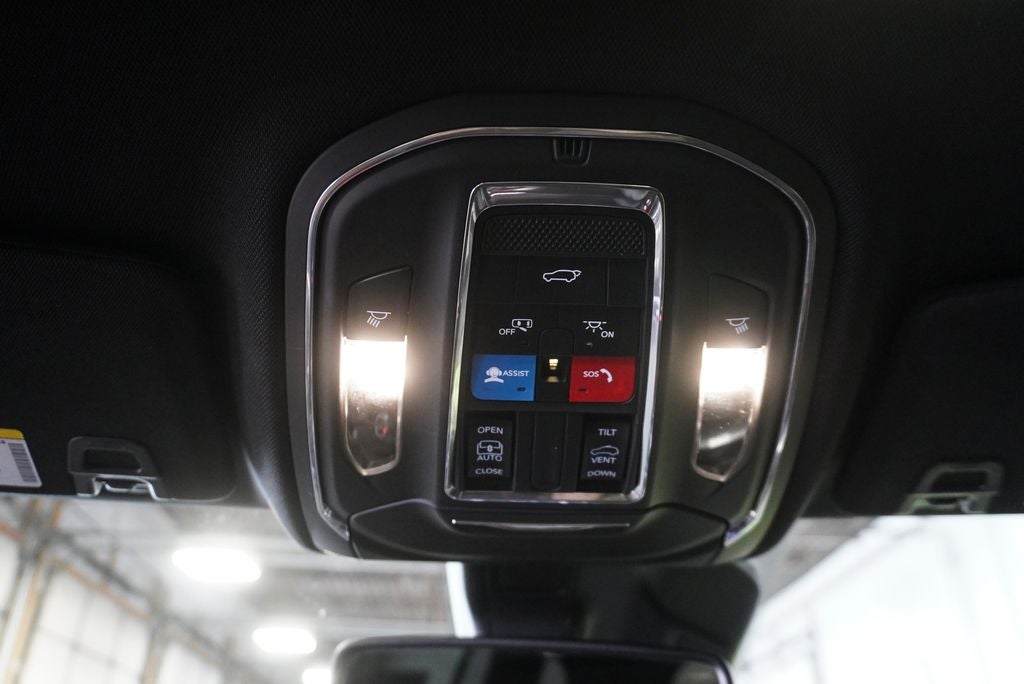 2023 Jeep Grand Cherokee Altitude X Power Sunroof & Capri Leatherette/Suede Seats