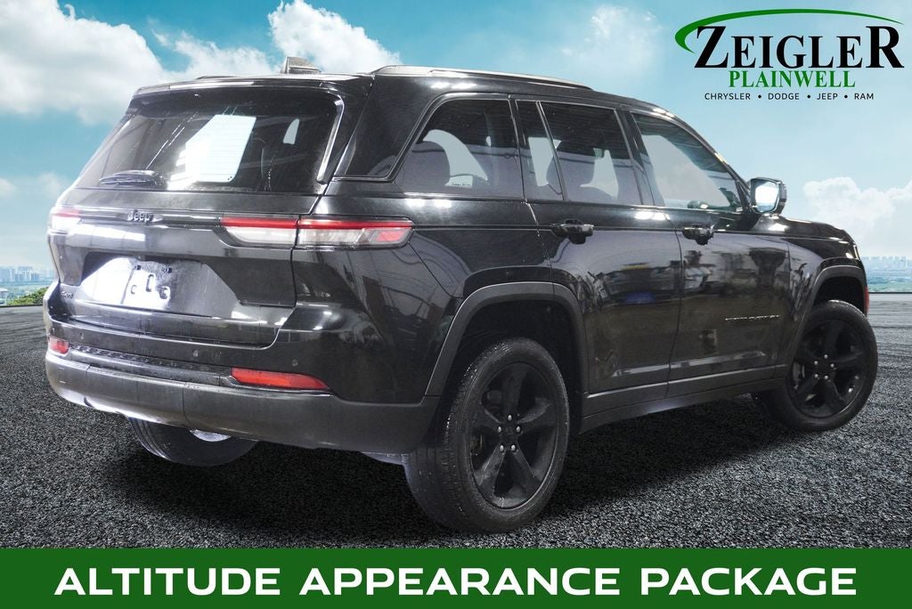 2023 Jeep Grand Cherokee Altitude X Power Sunroof & Capri Leatherette/Suede Seats