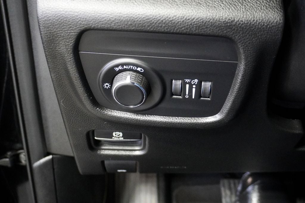 2023 Jeep Grand Cherokee Altitude X Navigation & Power Sunroof