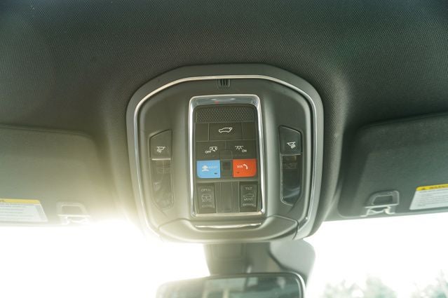 2023 Jeep Grand Cherokee Altitude X Power Sunroof & Radio: Uconnect 5 w/8.4" Display &