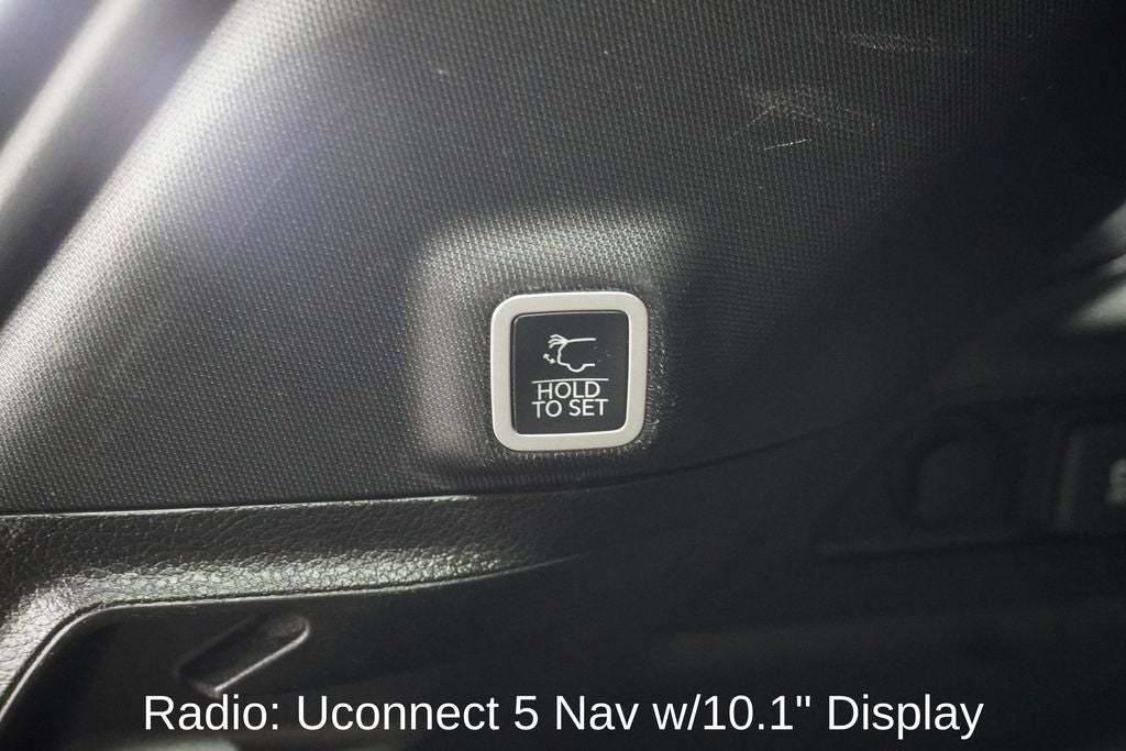 2024 Jeep Grand Cherokee Limited Navigation System & Dual-Pane Panoramic Sunroof