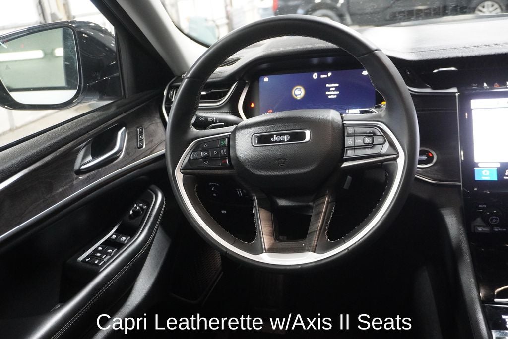 2023 Jeep Grand Cherokee Limited Navigation System & ParkView Rear Back-Up Camera