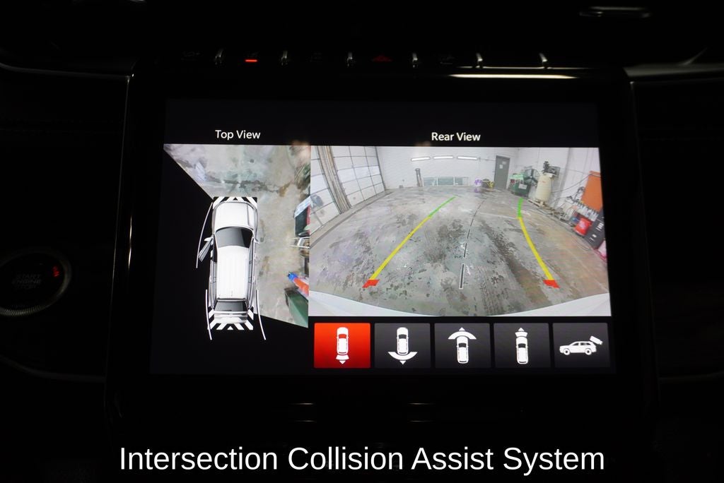 2023 Jeep Grand Cherokee Limited Navigation System & ParkView Rear Back-Up Camera