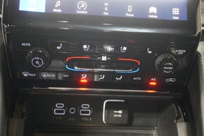 2023 Jeep Grand Cherokee Limited Navigation System & ParkView Rear Back-Up Camera