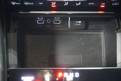 2023 Jeep Grand Cherokee Limited Navigation System & ParkView Rear Back-Up Camera