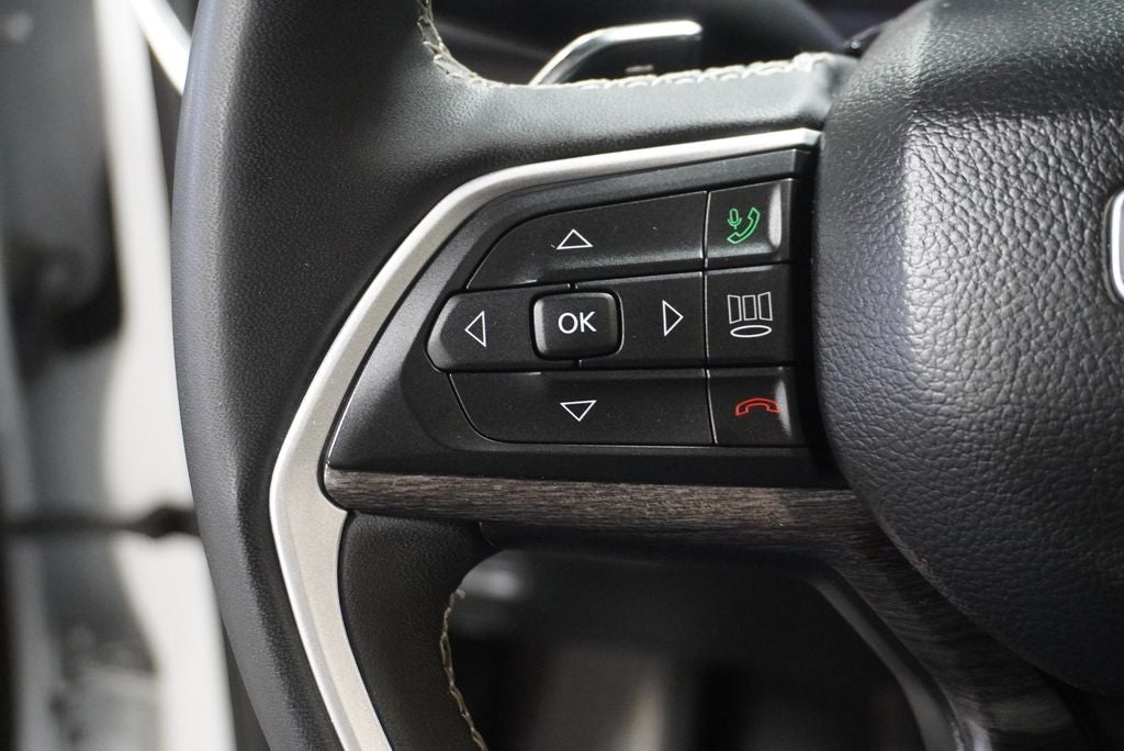 2023 Jeep Grand Cherokee Limited Navigation System & ParkView Rear Back-Up Camera