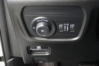 2023 Jeep Grand Cherokee Limited Navigation System & ParkView Rear Back-Up Camera