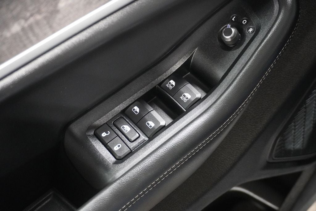 2023 Jeep Grand Cherokee Limited Navigation System & ParkView Rear Back-Up Camera