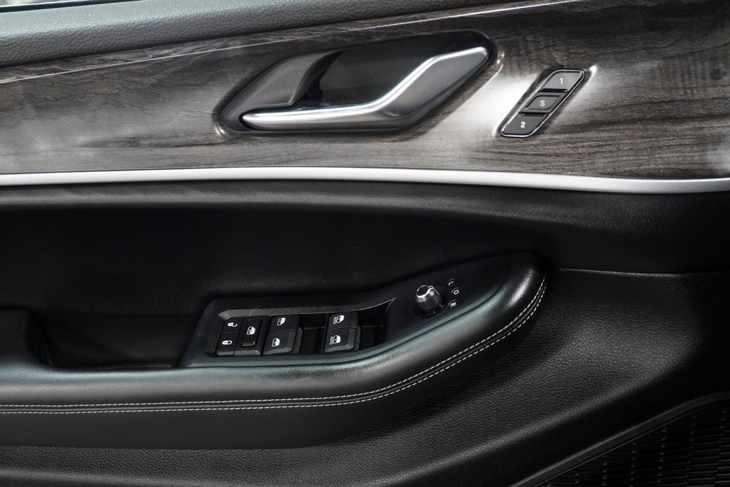 2024 Jeep Grand Cherokee Limited Navigation System & Dual-Pane Panoramic Sunroof