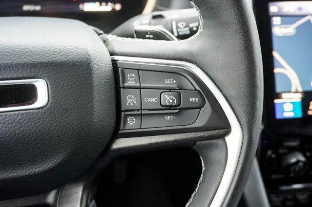 2023 Jeep Grand Cherokee Limited Blackout Package with Navigation